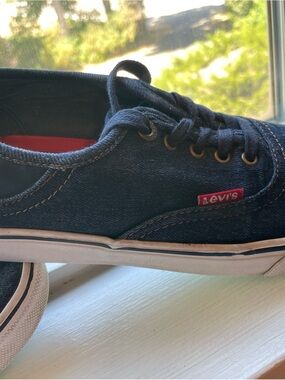 Levi's Men's Dark Blue Canvas Low-Top Sneakers with Red Tab